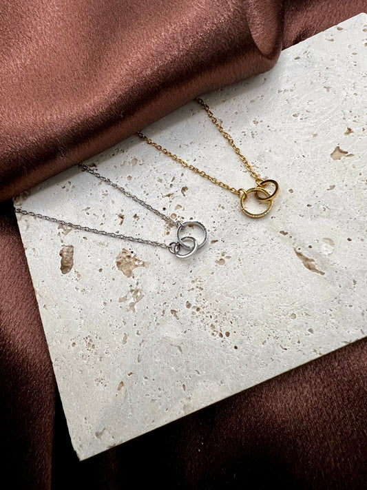 Simply Interlocked Necklace